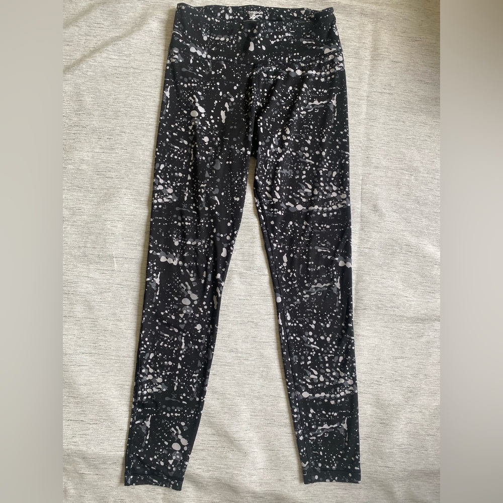 Reebok Black Leggings with White Speckle Print Size S